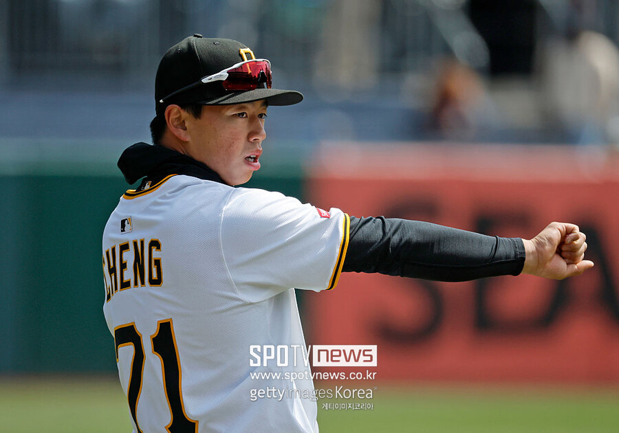 문동주 킬러, 이러다 MLB 이색 신기록 세우나… 영화 만들어도 될 전국 일주, 종착역은 어디인가