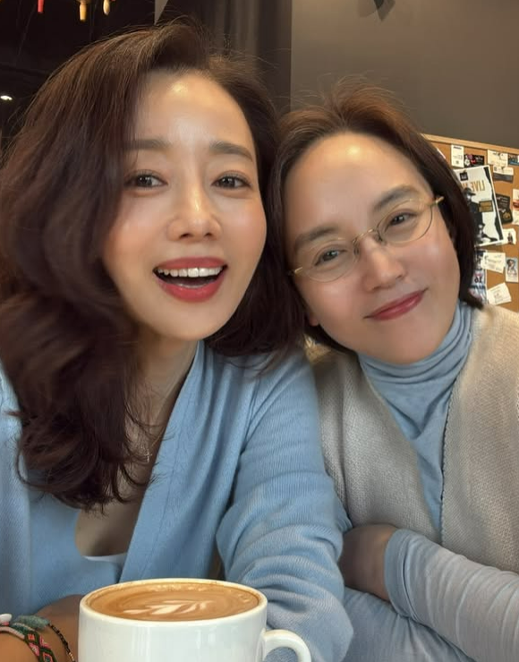 '아들 학폭 논란' 윤손하, 캐나다 이민 후 근황 공개…"내가 배우였었지"