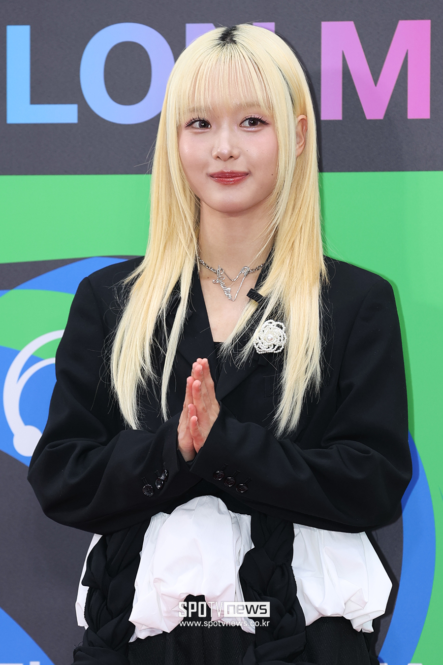한로로는 왜 음원차트를 역주행했을까…대세된 'Z세대 록스타'[초점S]