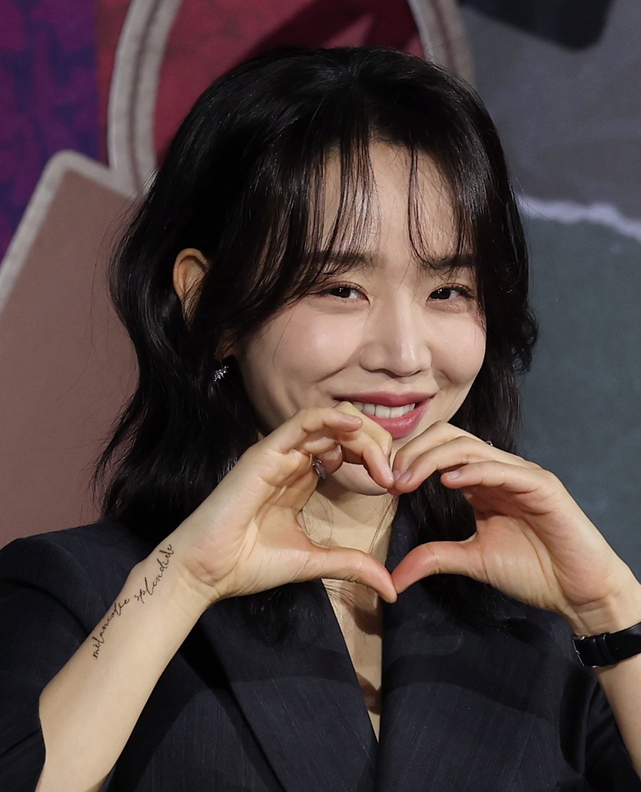'레이디 두아' 신혜선 "잘 꾸린 가정이 내 명품"…이준혁 "내 결핍 소중해"