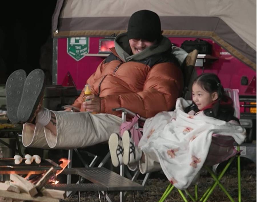 '13년만에 아내+딸 공개' KCM, 둘째와 첫 부녀 캠핑…"맛있는 음식 잔뜩 해줄게"('슈돌')