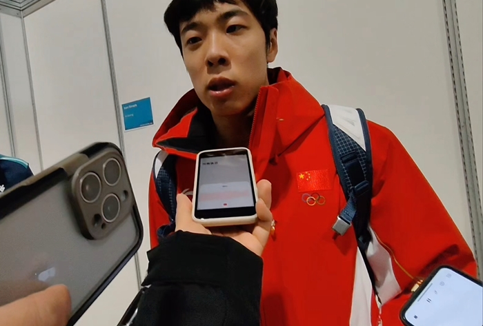 "나 때렸어" 中 폭행 주장…"내가 왜 실격이야" 롄쯔원 반칙 모르쇠 → "내 스케이트 친 건 네덜란드 선수야" 피해자 코스프레