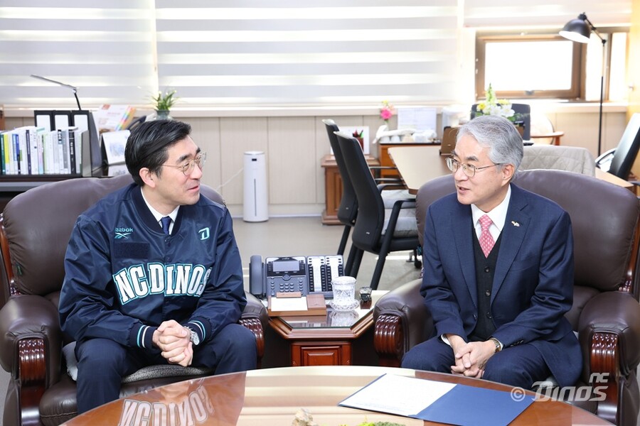 경남 어린이들 좋겠다, 초등학교 입학하면 NC 다이노스 선물 받아서…박민우 축하엽서에 엔팍 관람권까지