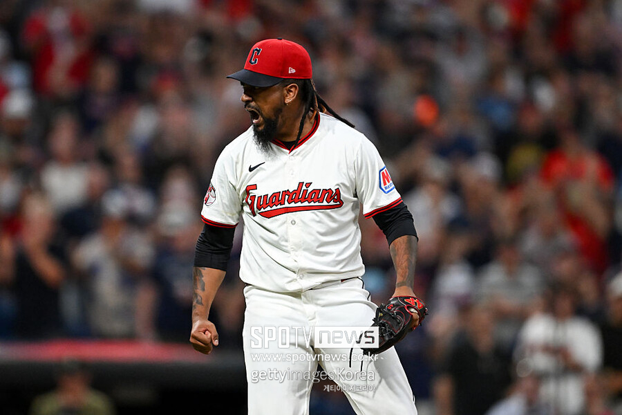 “첫 번째 수탉에게 돌을 던져라” MLB 충격 빠뜨린 그 암호, 역사상 가장 ‘멍청한’ 선수 만들었다