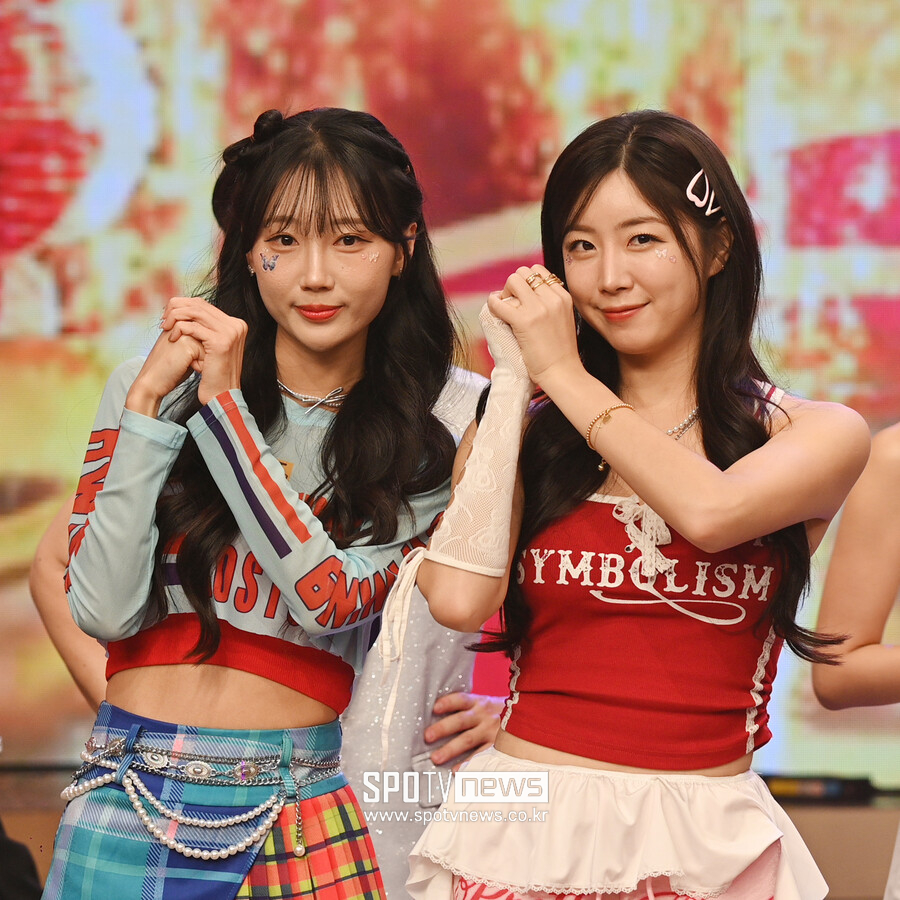 [포토] 아이 콘택트로 끼부리는 치어리더 이정윤-안지현