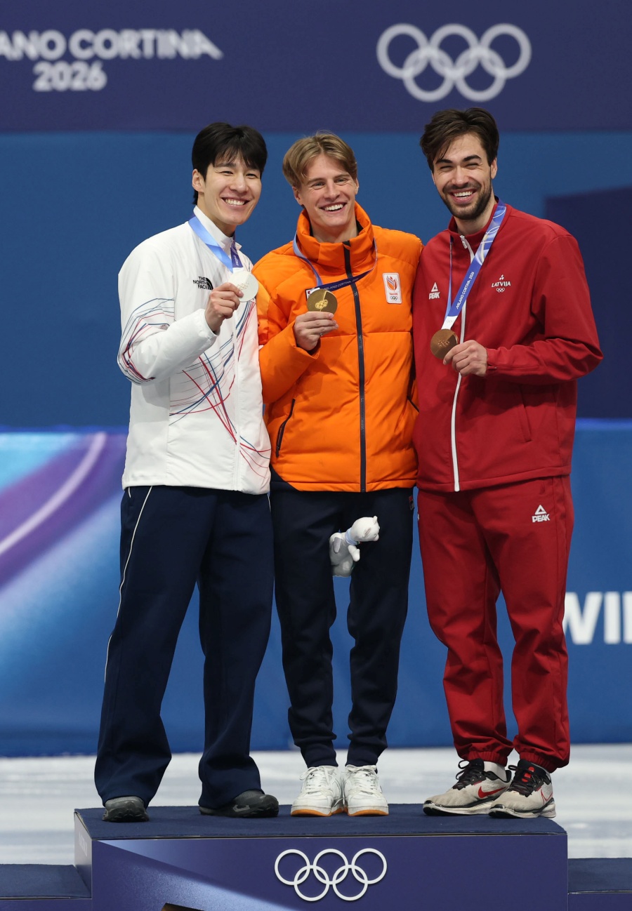 [올림픽] “베이징 황대헌 金 전략 참고”…1,500m 우승자 바우트의 고백