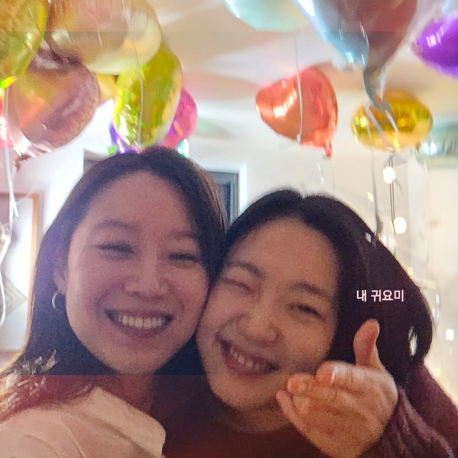 공효진, 김고은 얼마나 귀여우면…잔뜩 흥 올라 윙크 폭발 "내 귀요미"