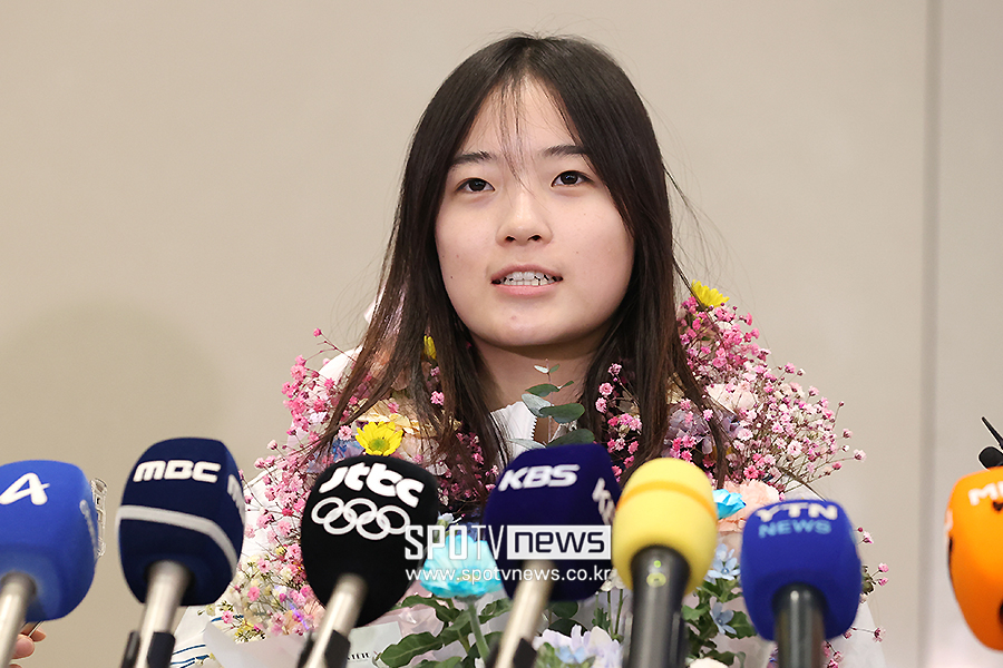 [포토S] 인터뷰 하는 최가온