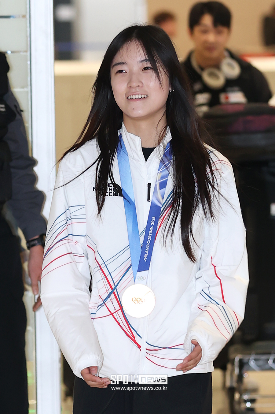 [포토S] 최가온, '금빛 미소와 함께 귀국'
