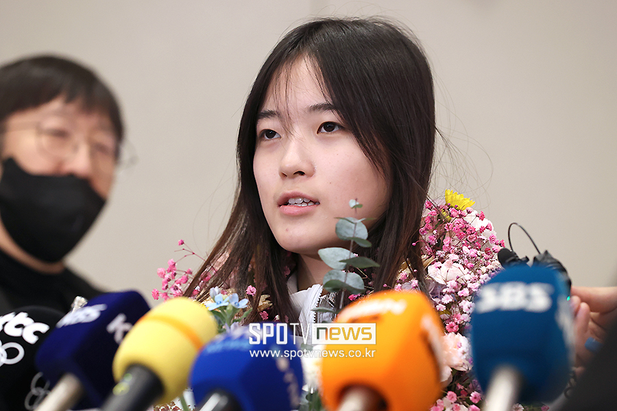 [포토S] 최가온, '두쫀쿠 먹고 싶어요'