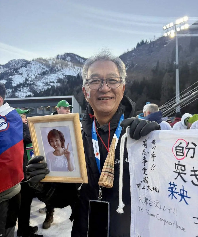 "어머니 유언 지켰다"…日 스키점프 간판, 첫 올림픽서 메달 2개 눈물→영정 앞에서 '마지막 점프' 화제