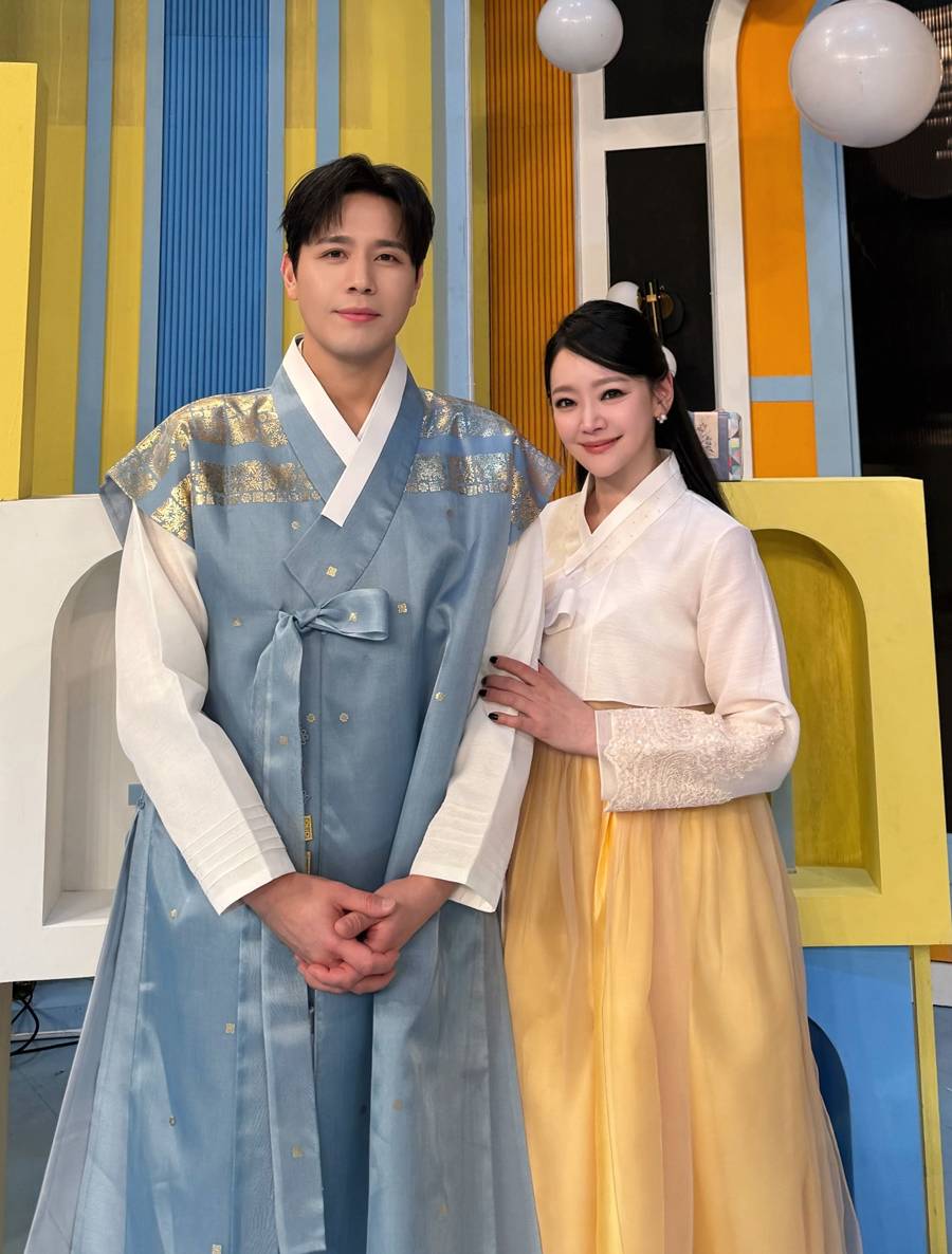 김소현♥손준호, 설 맞아 선행…'우리말겨루기' 상금 어린이병원학교에 기부