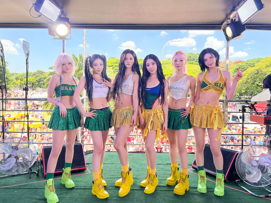 엔믹스, 26일 '틱 틱' 발표…선공개 무대에 '200만' 상파울루 카니발 인파 열광