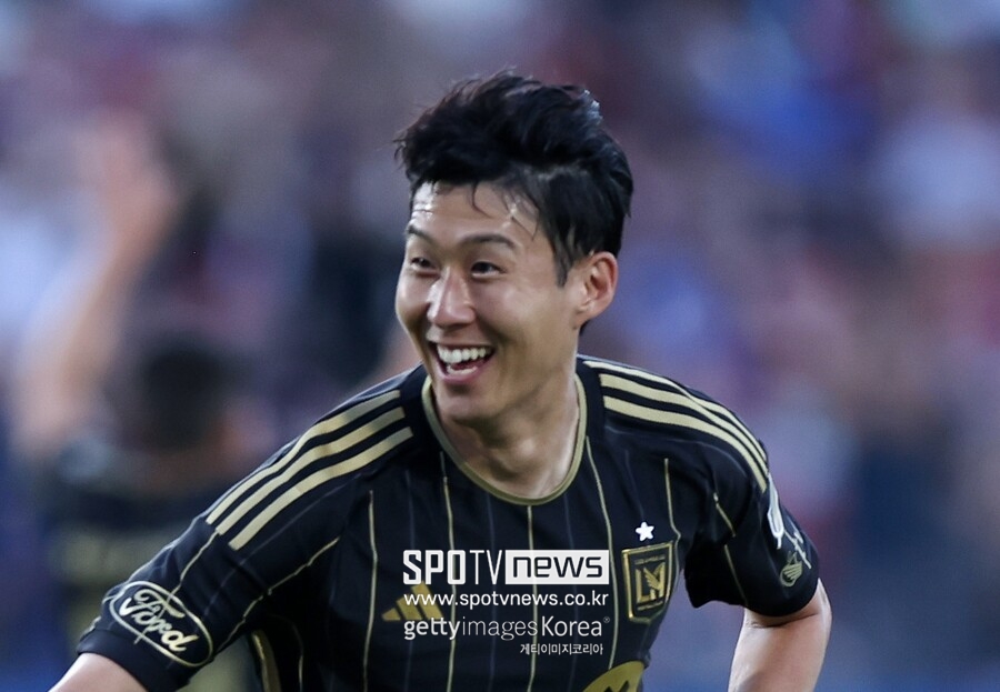 [속보] '손흥민의 2026년 첫 골이 터집니다!'...부앙가 미친 배려 속 '22분' 만에 시즌 마수걸이 득점
