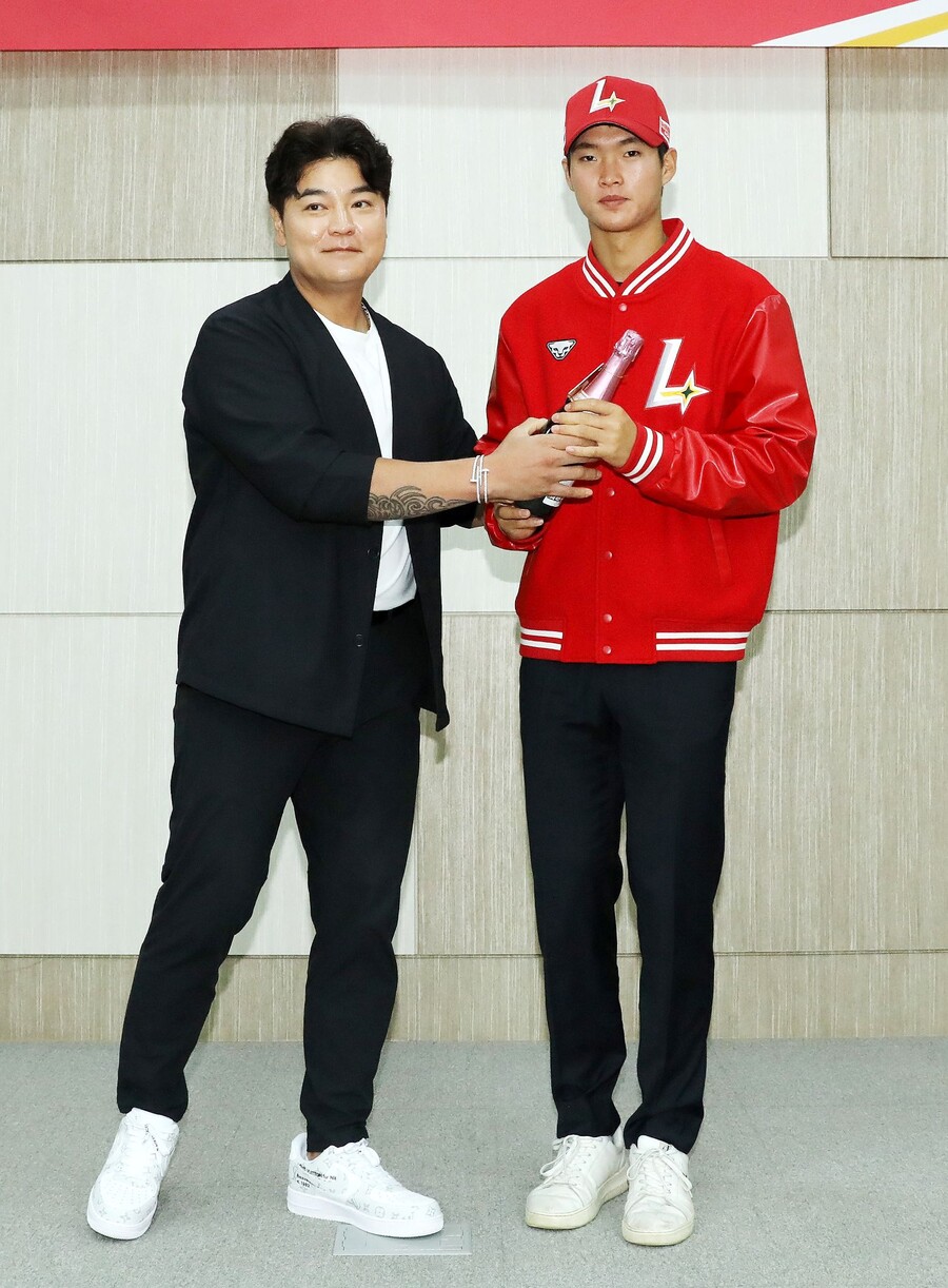 ▲ 감각적인 타격으로 상위 라운더 자격을 증명해나가고 있는 김요셉 ⓒSSG랜더스