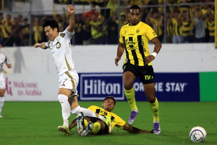 ▲ CONCACAF 챔피언스컵은 1962년 출범해 올해로 61회를 맞은 북중미카리브해 지역 최고 권위의 클럽 대항전이다. 유럽의 UEFA 챔피언스리그, 아시아의 AFC 챔피언스리그 엘리트에 해당하는 무대다. 손흥민은 첫 데뷔전부터 1골 3도움을 올렸다.  ⓒ연합뉴스/EPA