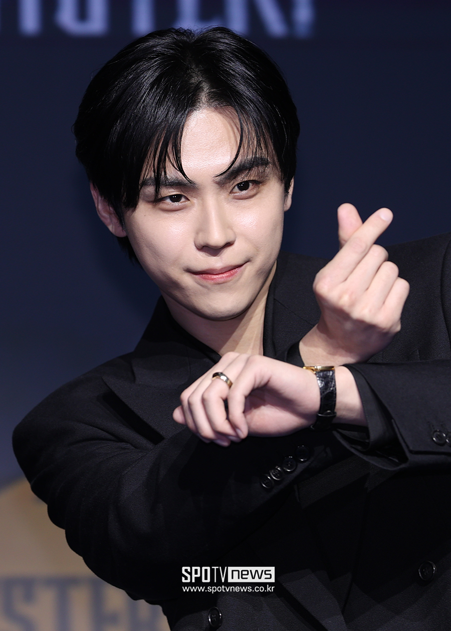 [포토S] 김도훈, '하트 발사'