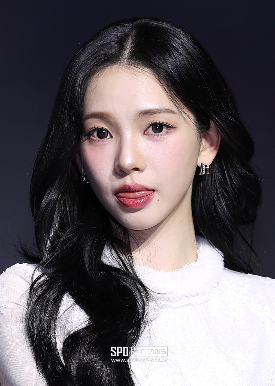 [포토S] 카리나, '혀 빼꼼'