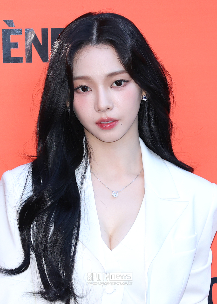 [포토S] 에스파 카리나, 은근한 볼륨감