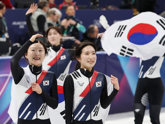 ▲ 여자 계주 3000m 금메달로 밀라노 올림픽 첫 금맥을 캔 쇼트트랙은 21일 새벽 여자 1500m 결승과 남자 계주 5000m 결승을 치른다. 하루에 최대 2개의 금메달을 확보할 골든데이가 토요일로 다가왔다.ⓒ연합뉴스