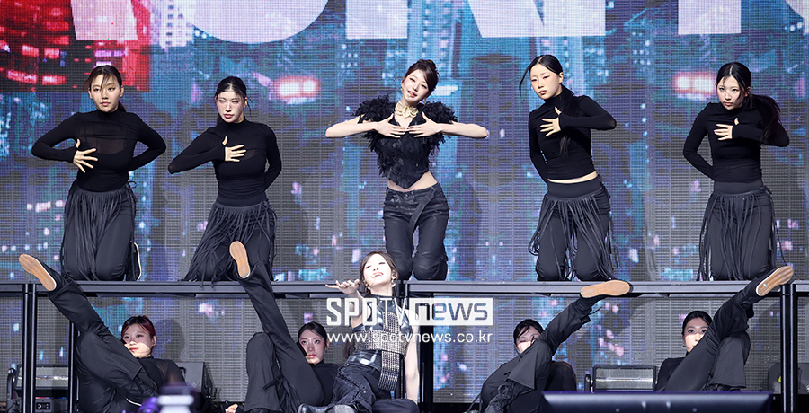 [포토S] 장원영-이서, '매혹적인 무대'