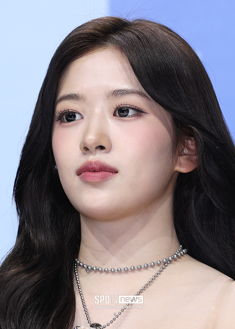 아이브 안유진 "키키와 경쟁? 함께 사랑받아서 기쁜 마음…신보로 실력 증명할 것"