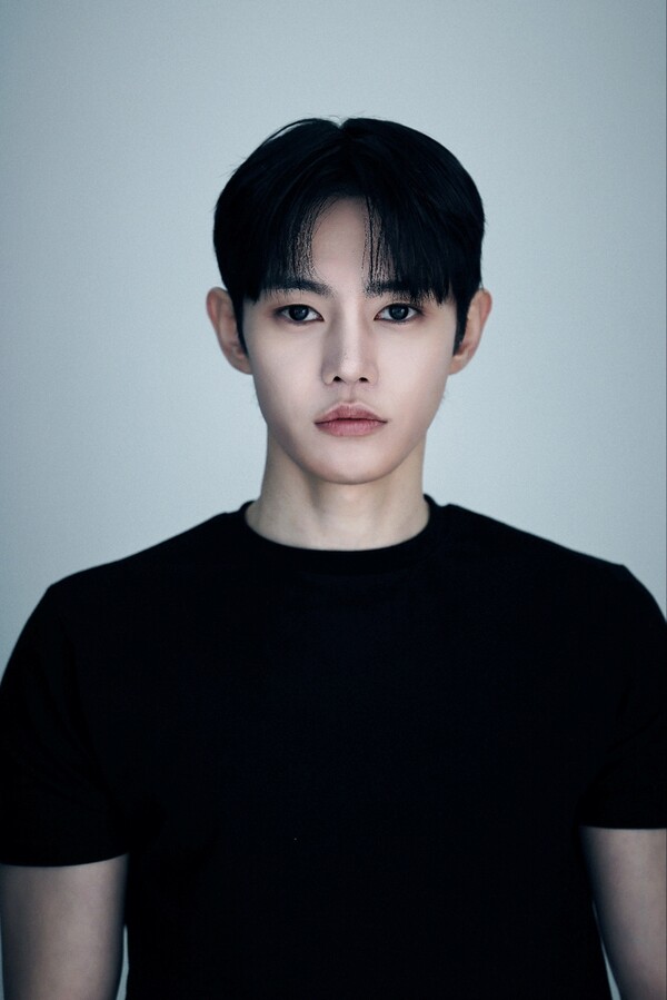 김원식, 락킨코리아 1호 배우 됐다