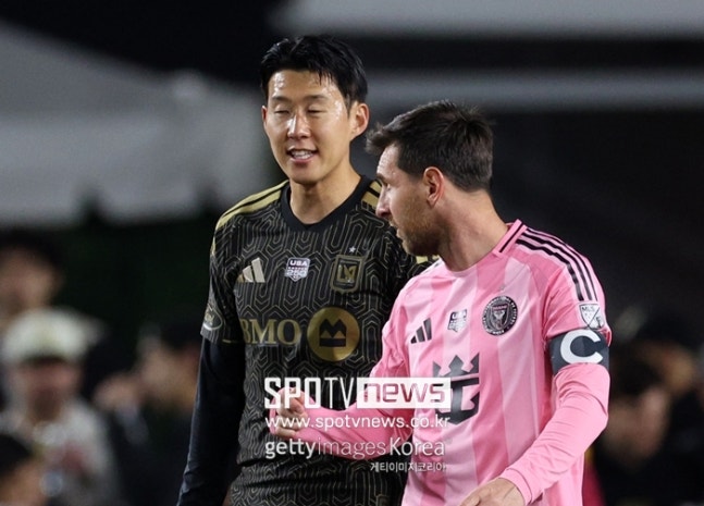 ▲ 손흥민과 메시가 미국 프로축구 무대에서 치른 첫 번째 맞대결이다. 손흥민의 커리어에서 처음으로 메시의 팀을 상대로 거둔 승리다. 2018-2019시즌  토트넘 홋스퍼와 바르셀로나의 선수로 맞붙은 바 있다.