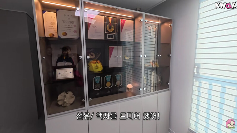 ▲ 진선유 메달 전시 ⓒ곽윤기 유튜브 캡쳐