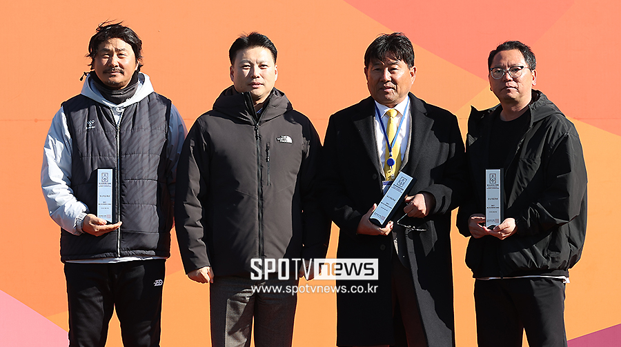 [포토S] 전주대 정진혁 감독, 우수 지도자상 수상