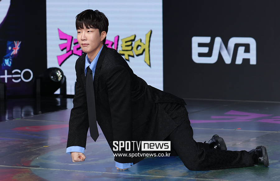 [포토S] 이승훈, '비 앞에서 도발 깡 댄스'