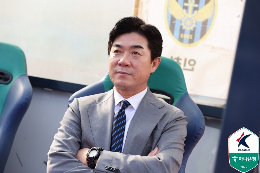 [SPO 현장] "이청용? 상황 보고 투입 예정...오른쪽보다는 10번 역할" 윤정환 감독이 밝힌 활용법