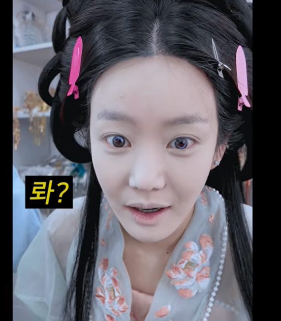 '이승기 처형' 이유비, 의외의 근황 공개…中 왕홍 변신