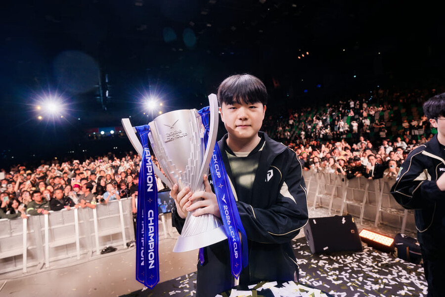 ‘역사상 첫 해외 로드쇼→전승 우승’ 젠지, 역대급 LCK컵 제패…피어엑스 3-0 셧아웃