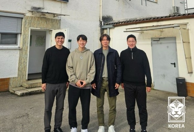 ▲ 대한축구협회는 3월 A매치 2연전을 앞둔 홍명보 감독이 지난달 유럽파를 만나고 돌아왔다고 알렸다. 축구협회에 따르면 홍명보 감독을 비롯해 김동진, 김진규 코치 등 유럽을 돌며 해외파 컨디션을 살폈다. ⓒ대한축구협회