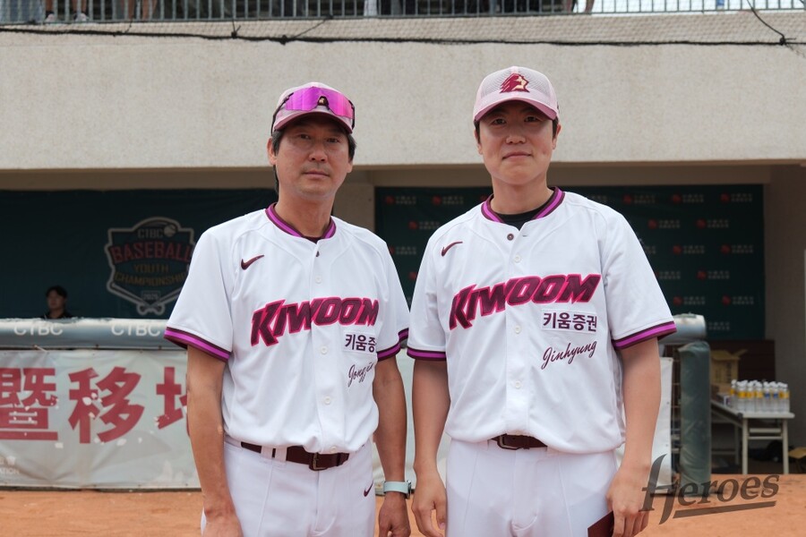 롯데 출신 이적생들이 쓸었다…박진형-안치홍 MVP 선정 "베테랑다운 모습 보였다"