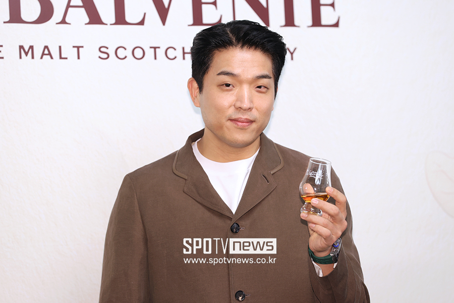 안성재 '모수' 재오픈→미쉐린 2스타 복귀…존재감 증명