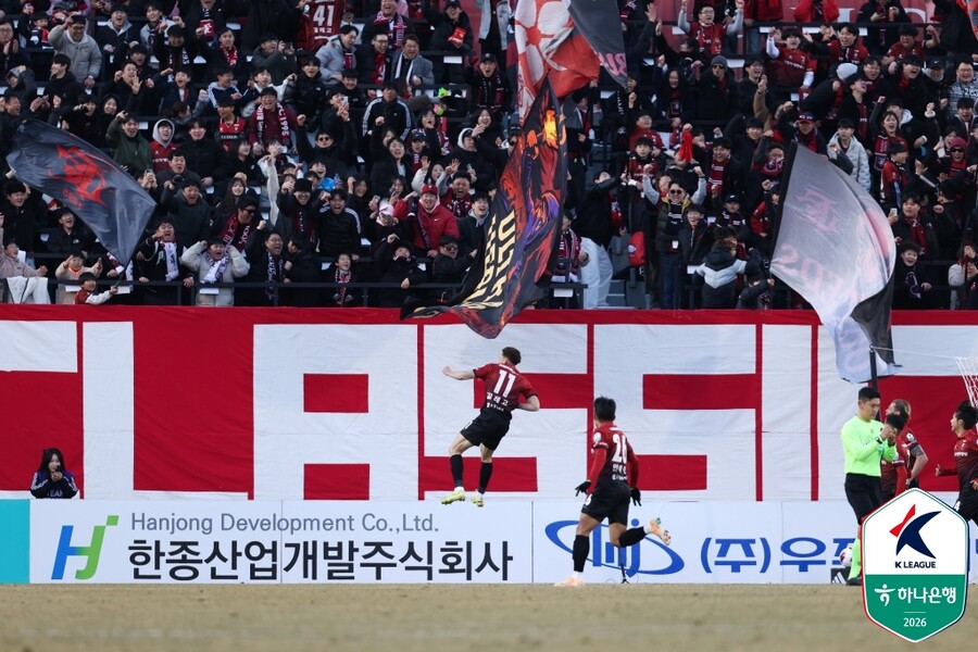 ▲ 7일 부천종합운동장에서 부천FC1995와 대전하나시티즌의 하나은행 K리그1 2026 2라운드가 열렸다. 후반 26분 갈레고의 선제골로 부천이 승리 가능성을 높였으나 후반 51분 서진수의 동점골로 1-1 무승부로 끝났다. ⓒ 한국프로축구연맹