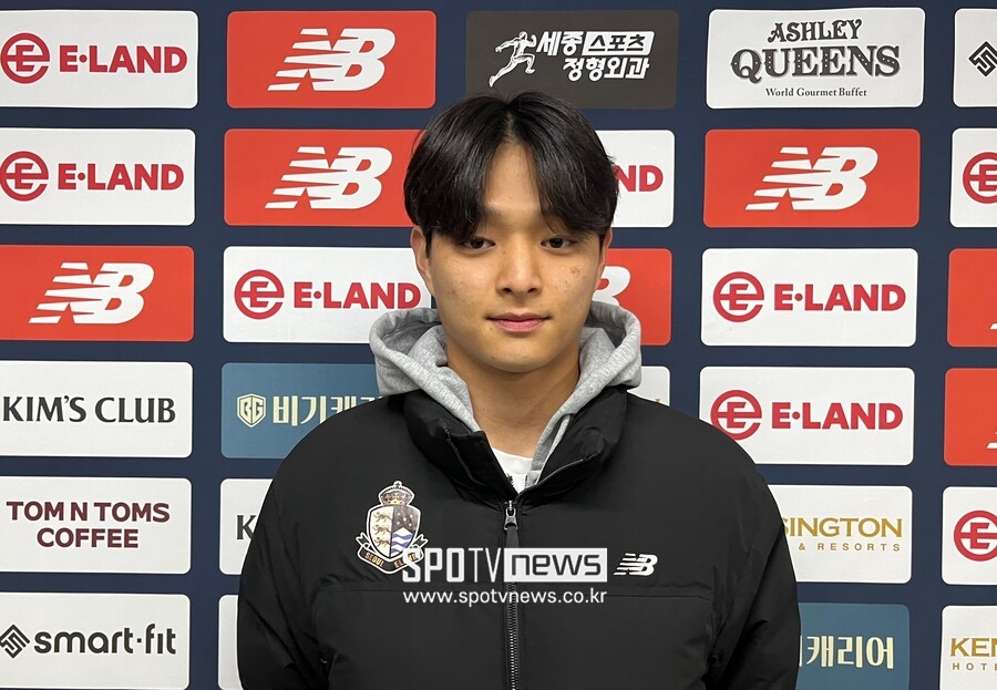[SPO 현장] '25살 늦깎이 프로 데뷔' 서울 이랜드 측면 수비수 최랑 "처음엔 믿기지 않았죠...경준이랑 소통 많이 해요"