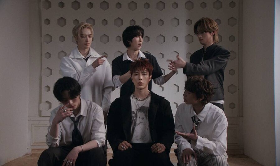 데일리:디렉션, 데뷔 열기 잇는다…첫 번째 싱글 수록곡 '셀프' MV 공개
