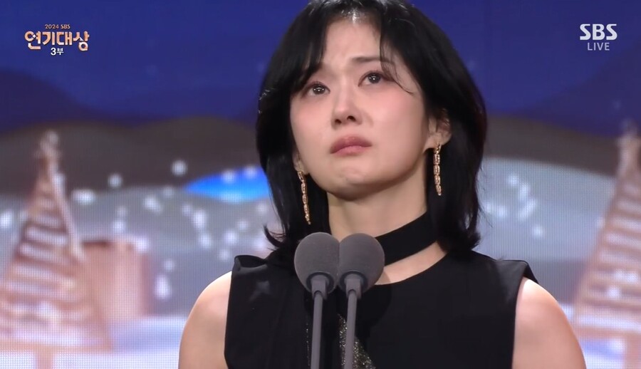 [단독]장나라, 숨진 소속사 직원 조문…조용히 슬픔 함께