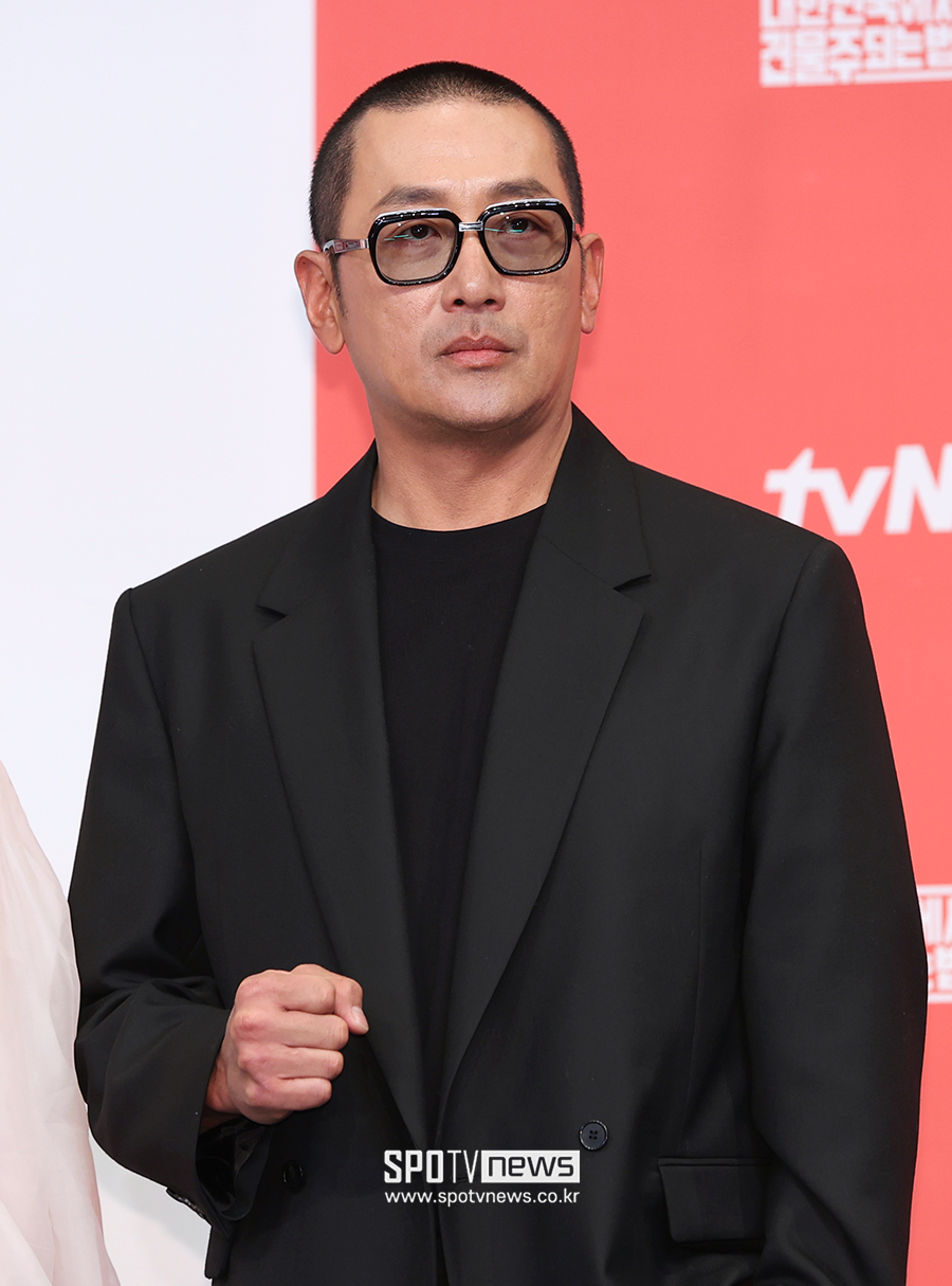 '건물주' 하정우, 19년 만에 안방 복귀…'미쓰홍' 흥행 바통 잇나[초점S]