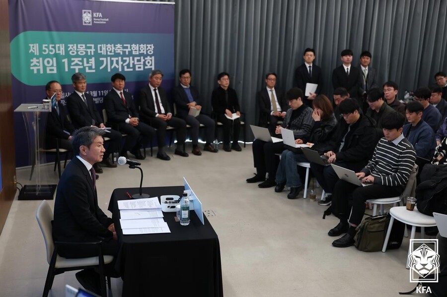 "전적으로 협회 잘못" 인정한 정몽규 회장, 축구팬 되돌려 놓겠다 → 홍명보호 16강+아시안컵 개최 시나리오