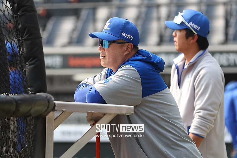 [포토S] 삼성 최형우, '감독님 포스'