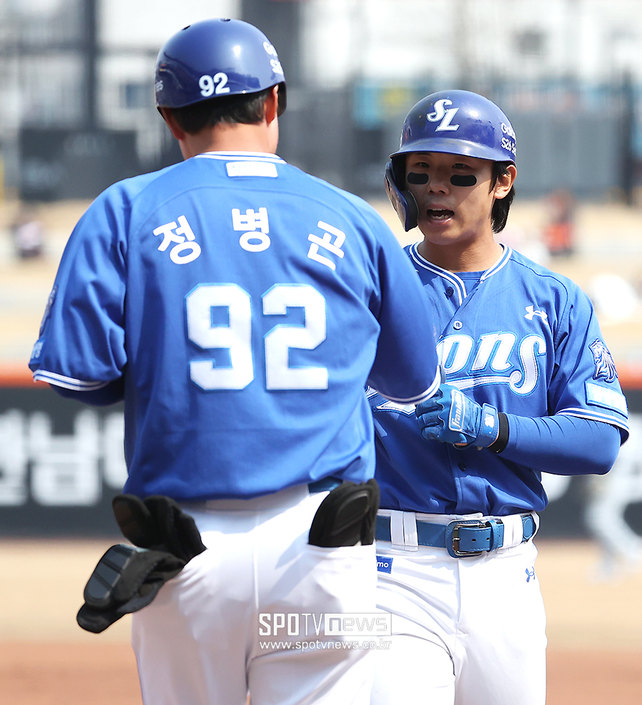[포토S] 안타 날린 김성윤