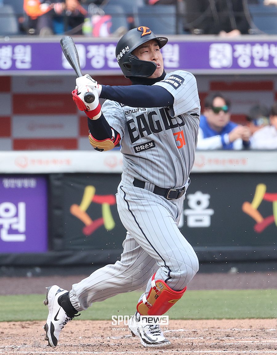 [포토S] 땅볼 날리는 손아섭