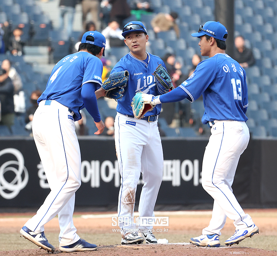 [포토S] 삼성, '첫 시범 경기에서 12-3 대승'