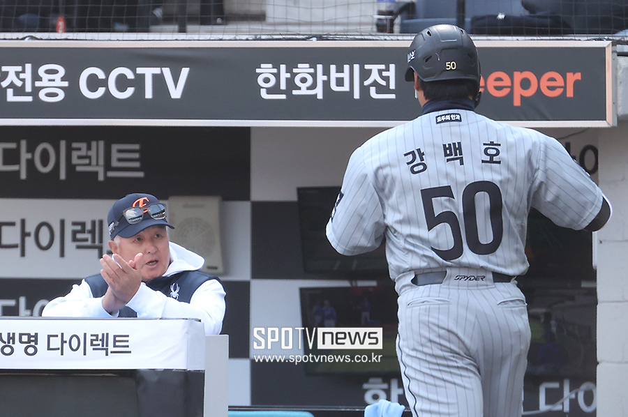 [포토S] 김경문 감독, '(강)백호, 좋았어'