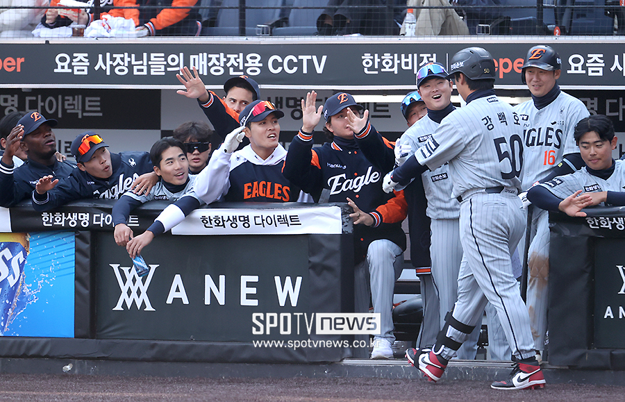 [포토S] 축하 받는 강백호
