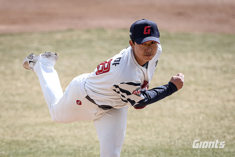 롯데의 3억 베팅, 155km 日 파이어볼러 증명할 수 있을까? "좋아지는 중, 안정적 모습 보이겠다"